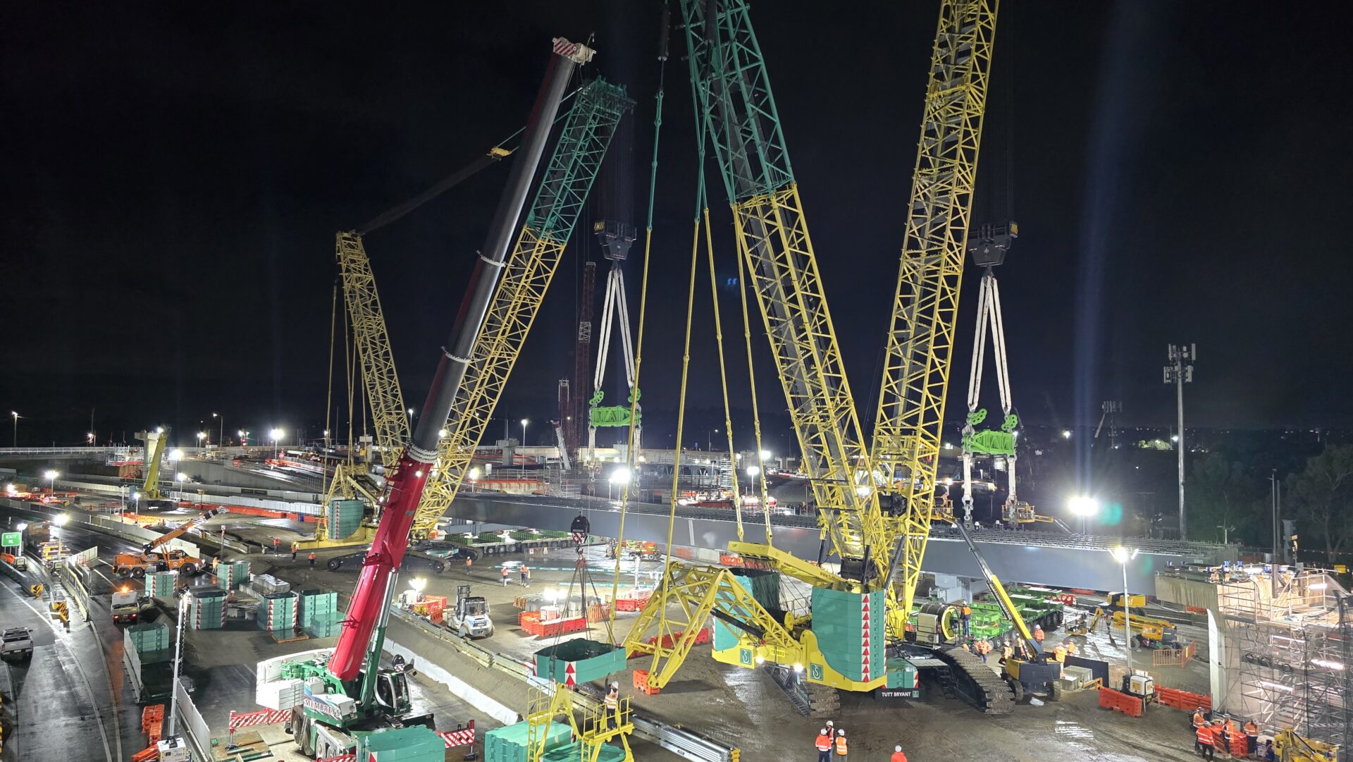 Tutt Bryant 100m North East Link Mega Lift